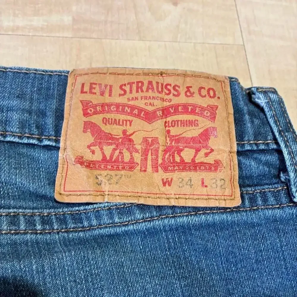 Levi's 527 Bootcut Medium Wash Jeans W34 L32